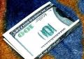 Topiară făcută din bani: un simbol al bunăstării și al norocului
