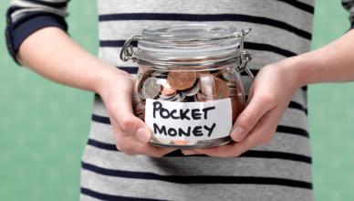 Do children need pocket money - pros and cons How much pocket money should a 10 year old child be given?